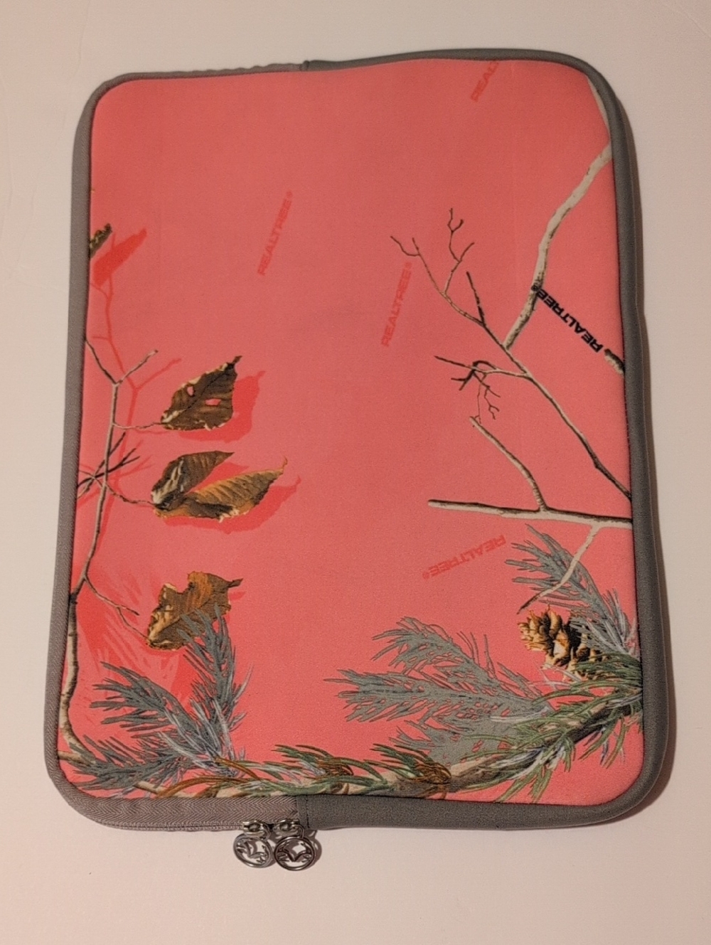 REALTREE CAMO NEOPRENE HOT PINK LAPTOP CASE